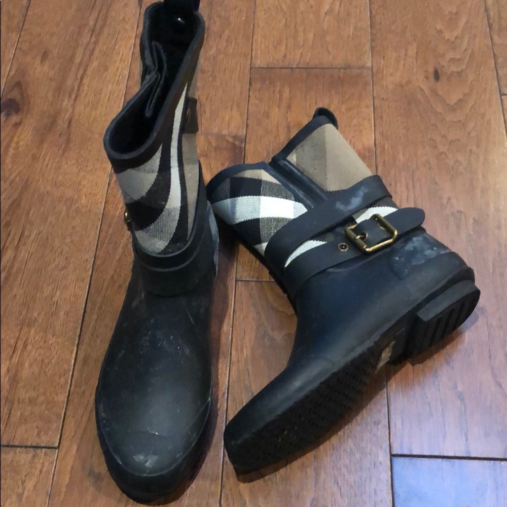 AUTHENTIC BURBERRY RAINBOOTS